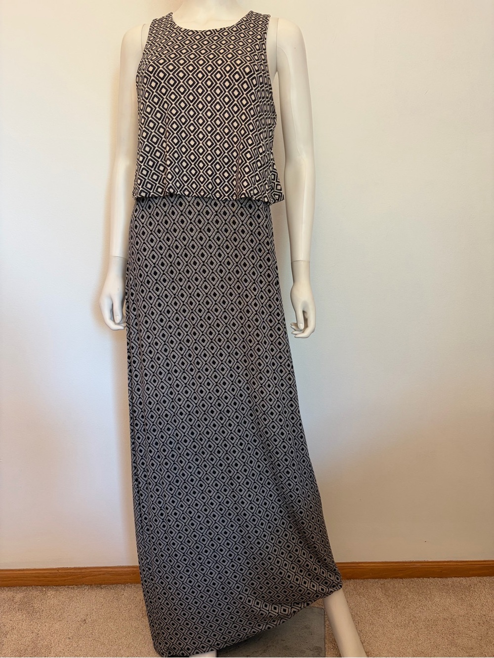 #849 LOFT Super Soft and Pretty Black and White Geometric Maxi Dress